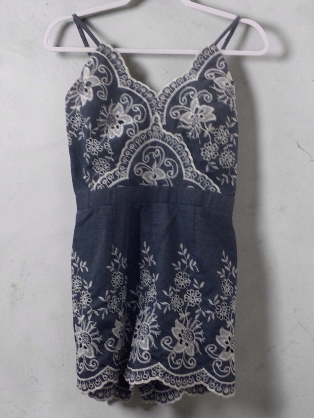 Womens Simplee Embroidered V-Neck Spaghetti Strap Romper in Navy and White. Sz m